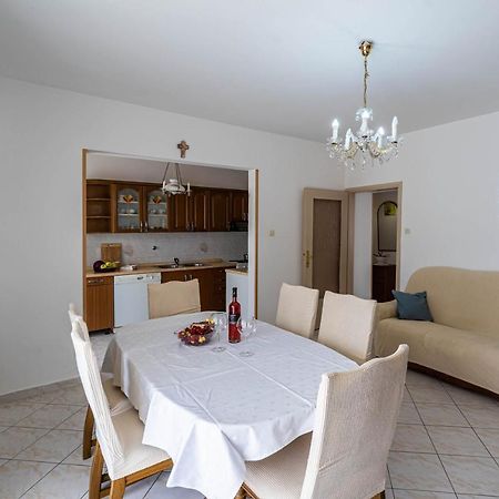 شقة Apartman Ana بولا المظهر الخارجي الصورة